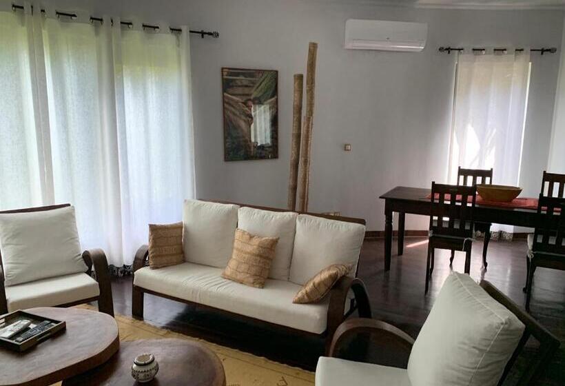 سوییت دوبلکس, Marcelo Beach Club