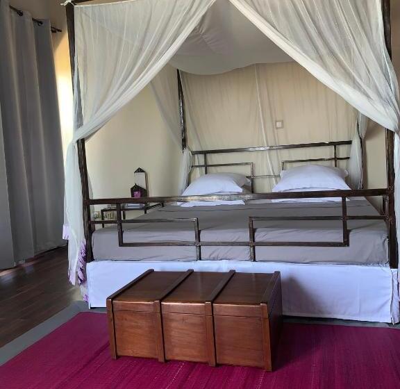 سوییت دوبلکس, Marcelo Beach Club