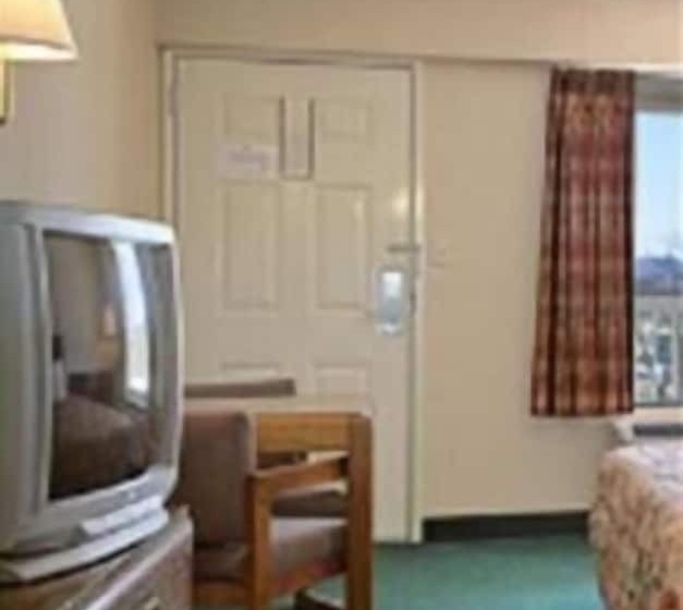 Suite, Days Inn By Wyndham Apple Valley Pigeon Forge/sevierville