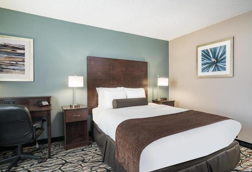 Номер Стандарт, Days Inn & Suites By Wyndham Wausau