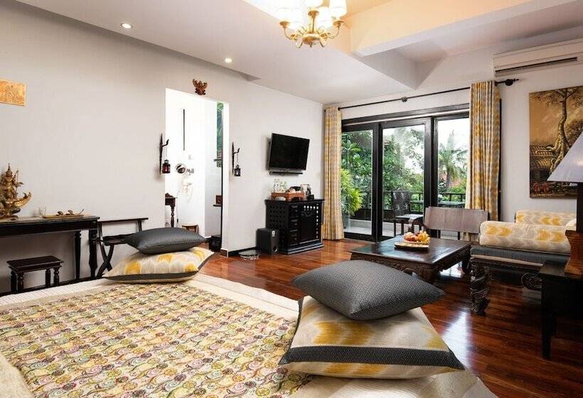 2 Bedroom Family Suite, Mane History Lovers