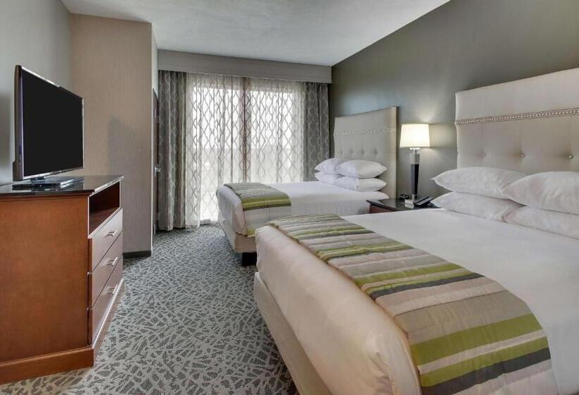 Люкс, Drury Plaza Hotel Savannah Pooler