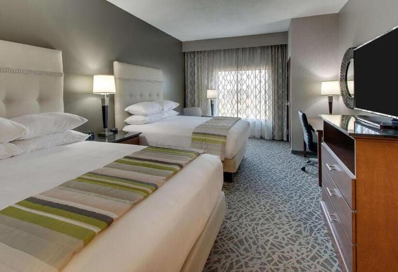 اتاق لوکس, Drury Plaza Hotel Savannah Pooler