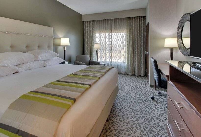 Номер Deluxe, Drury Plaza Hotel Savannah Pooler