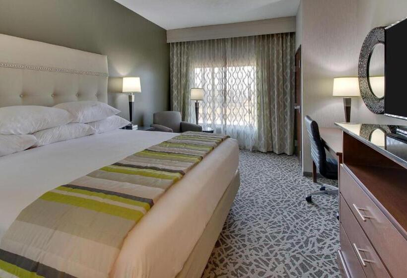 Люкс Кровать Квин, Drury Plaza Hotel Savannah Pooler