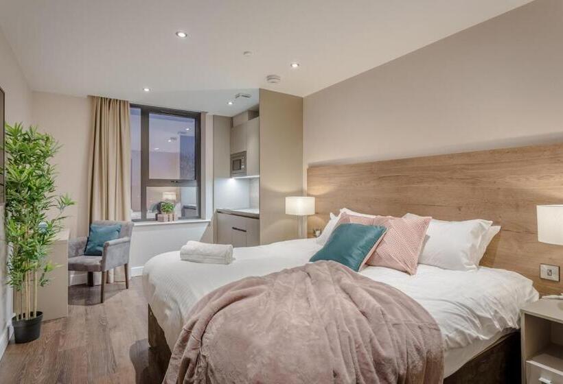 استودیوی استاندارد, Dwell City Living