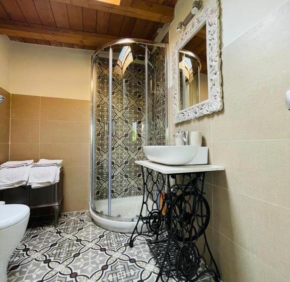 استودیوی لوکس, B&b La Rosa Nel Verde