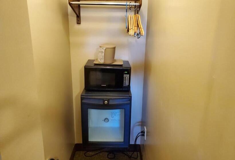 Номер Economy, Jefferson Hills Motel
