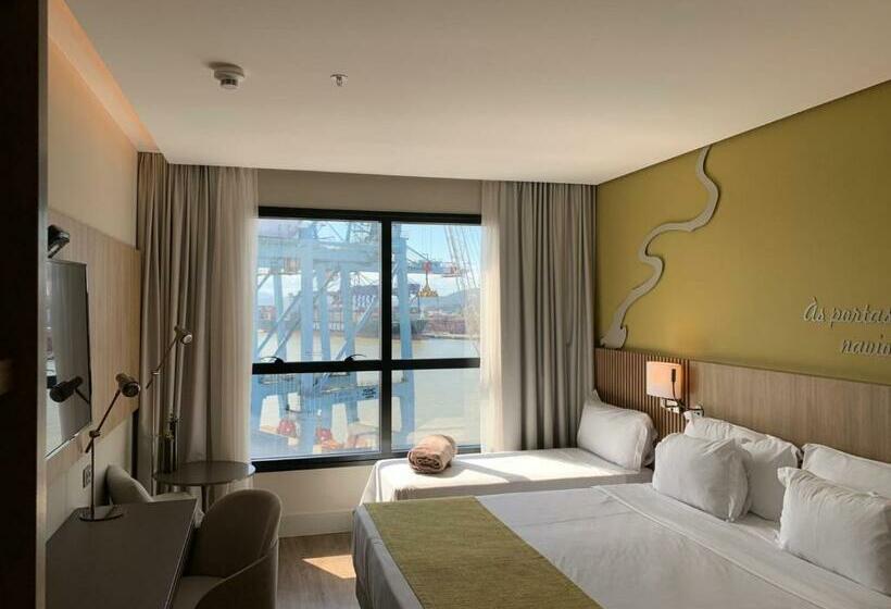 Quarto Superior Vista Rio, Mercure Itajai Navegantes