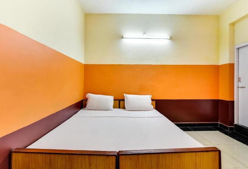 Háromágyas Standard Szoba, O Srinivasa Residency Lodge