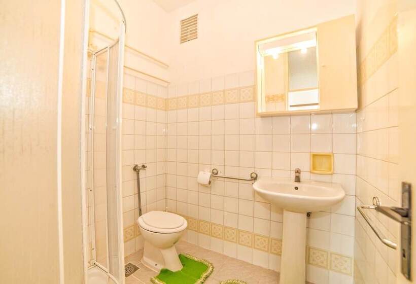 דירת חדר, Apartments Poljak