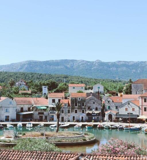 Люкс Deluxe Вид на Море, Mediteran Hvar   Modern Rooms And Restaurant, B&b