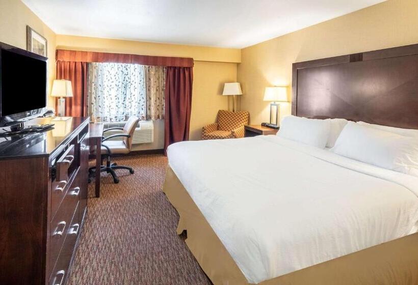اتاق استاندارد با تخت بزرگ برای معلولان, The Grand Hotel, Ascend Hotel Collection