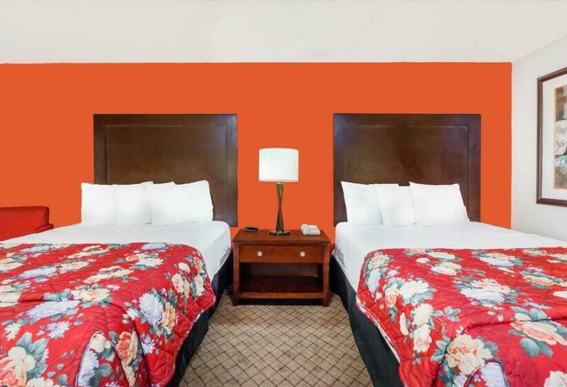 Номер Стандарт, Ramada By Wyndham Lansing Hotel & Conference Center