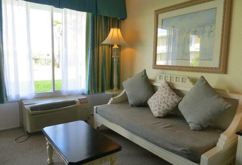 キングサイズベッドのスタンダードルーム, Seralago Hotel & Suites Main Gate East