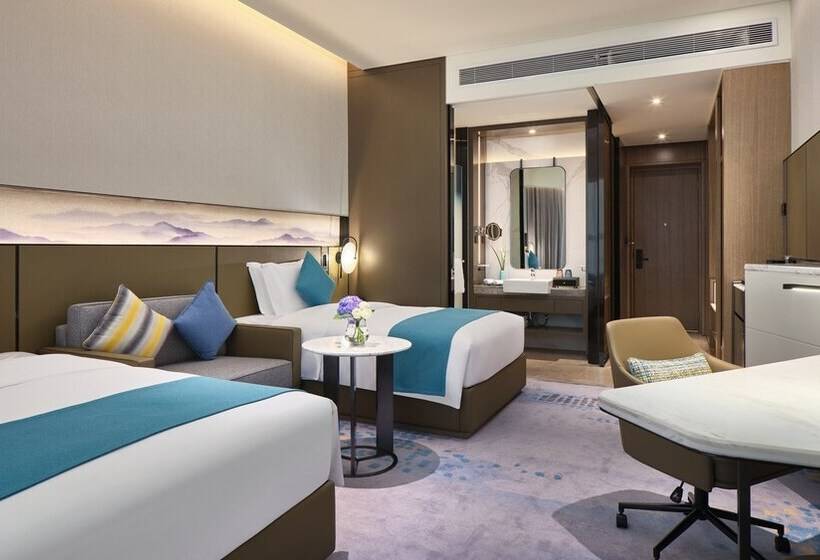 标准间带湖景, Crowne Plaza Wuhan Development Zone, An Ihg