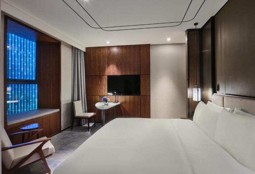 高级客房, Crowne Plaza Wuhan Development Zone, An Ihg