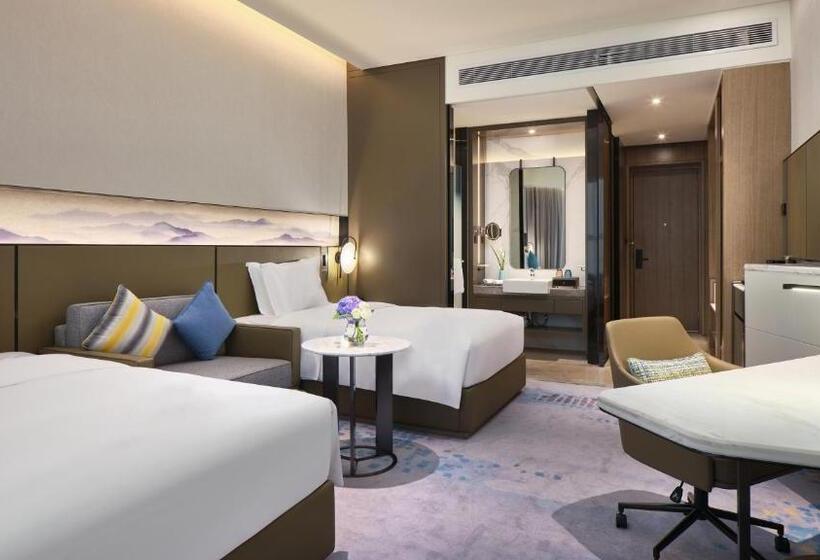 高级客房, Crowne Plaza Wuhan Development Zone, An Ihg