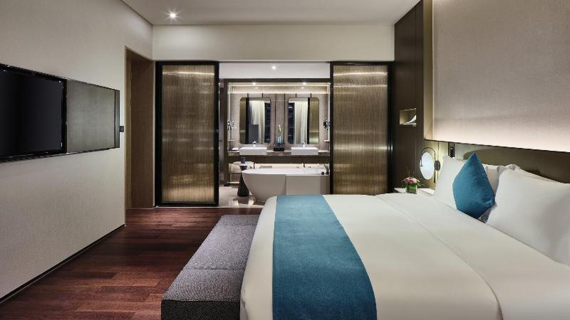 高级客房, Crowne Plaza Wuhan Development Zone, An Ihg