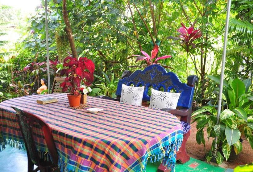 Семейный Номер, Another World Hostel Sigiriya
