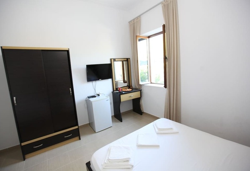اتاق استاندارد سه نفره, Bunec Beach Resort