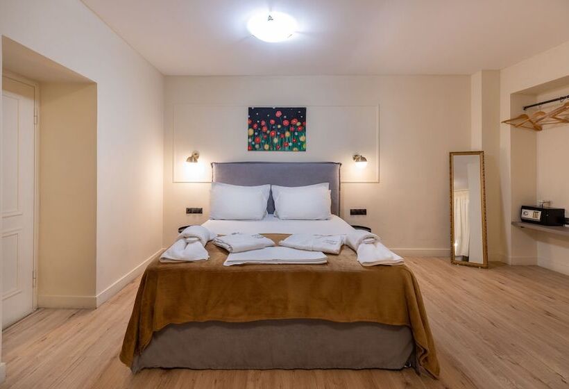 주니어 스위트, Plaka Arch Suites