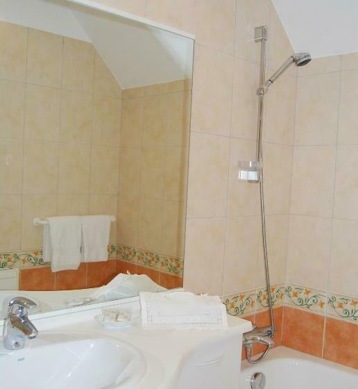 Номер Стандарт, Hostellerie De La Motte Jean