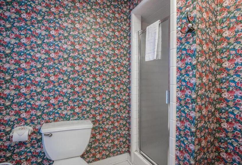 Standard room with outdoor bath, Kaleidoscope Inn & Gardens