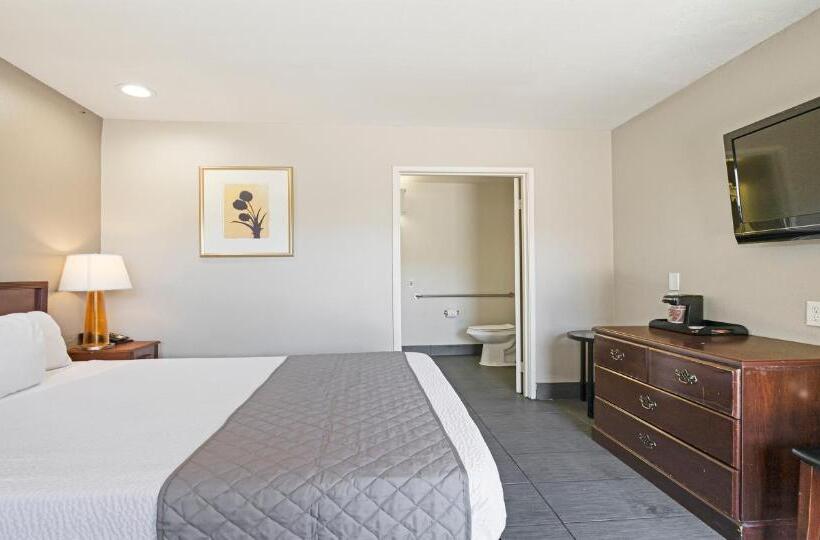Люкс Кровать Кинг, Budget Inn And Suites Stockton Yosemite