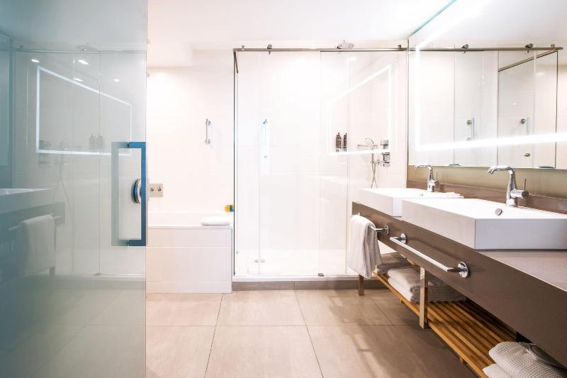 Номер Deluxe Кровать Кинг, Courtyard By Marriott Paris Porte De Versailles