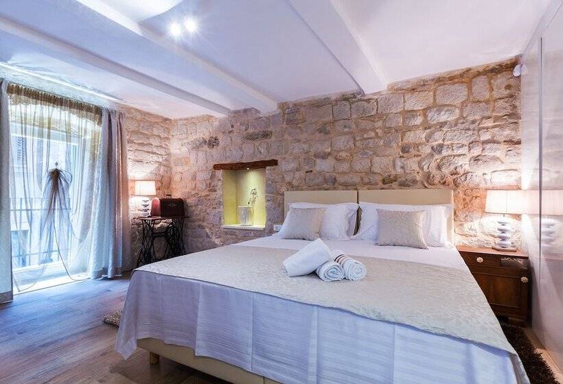 Апартаменты Deluxe 1 Спальня, Apartments & Rooms Dujam