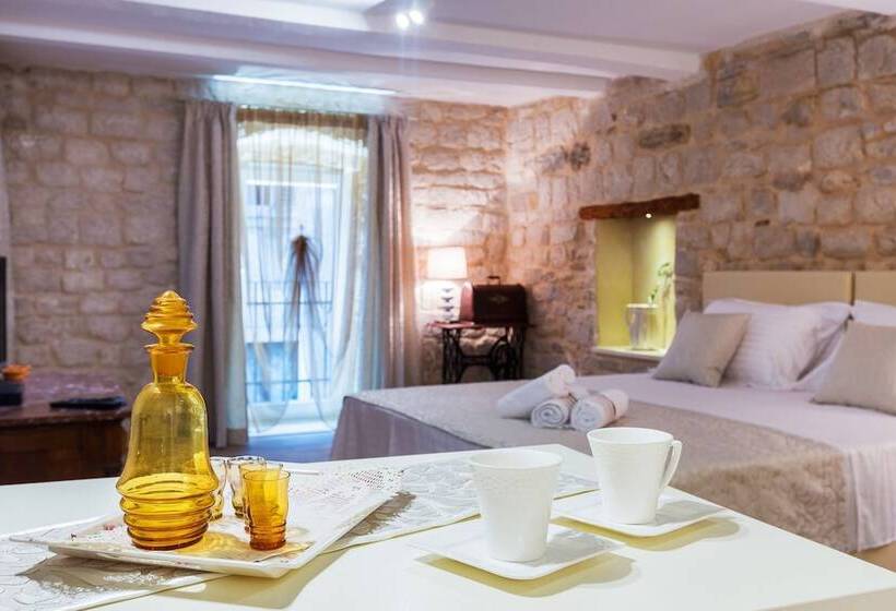 Апартаменты Deluxe 1 Спальня, Apartments & Rooms Dujam