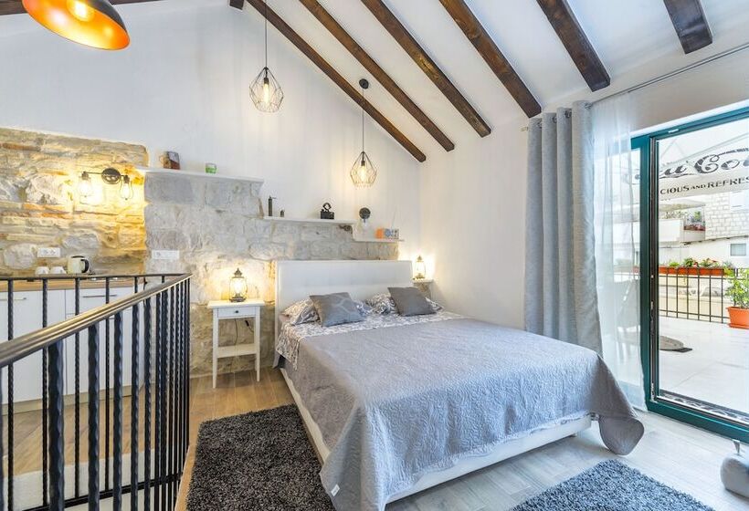 Апартаменты Deluxe 1 Спальня, Apartments & Rooms Dujam