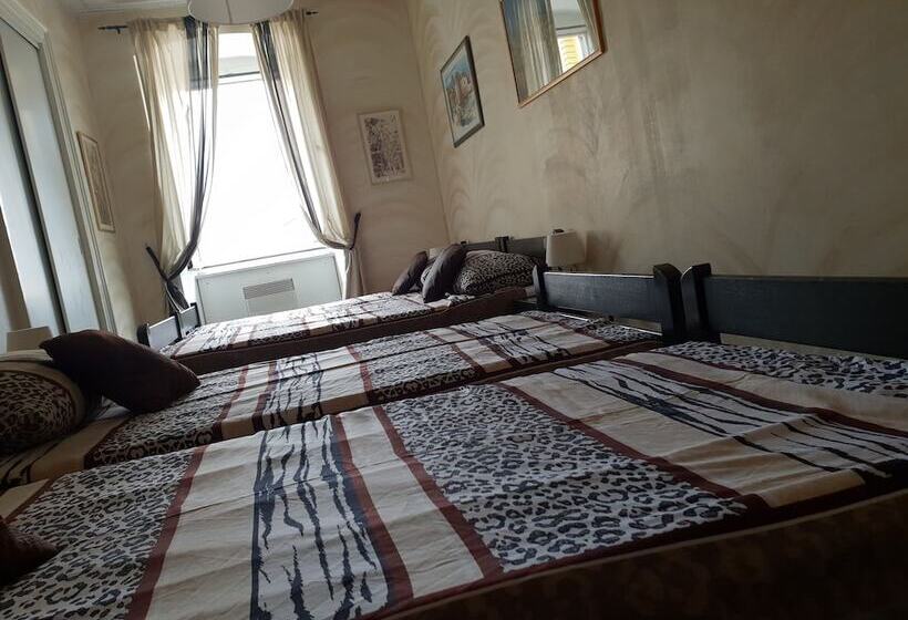 اتاق چهار تخته با دستشویی مشترک, Hostel Morcic Ri