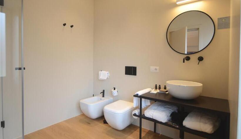Suíte Júnior, Albergo Centrale
