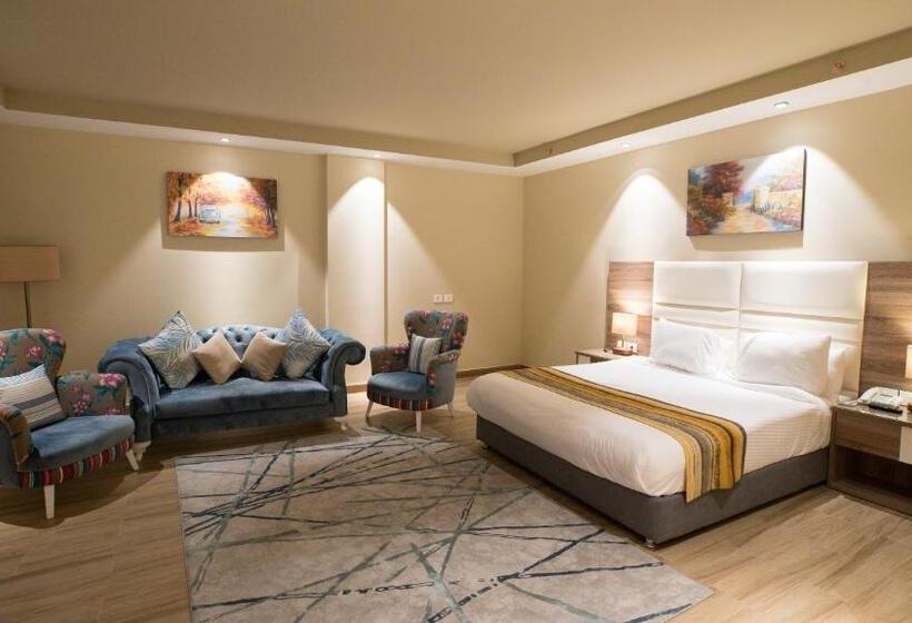 سوییت جونیور با چشم‌انداز دریا, Golden Jewel