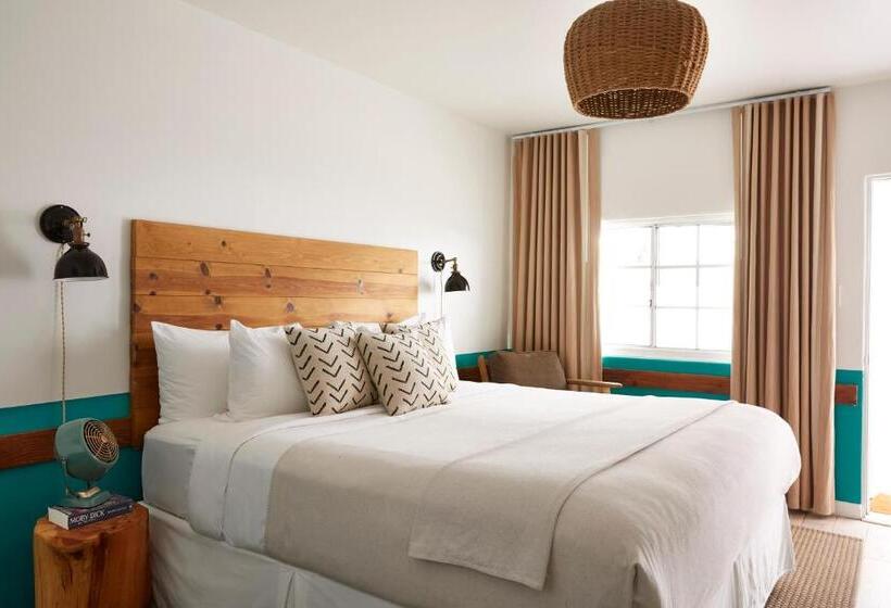 장애인을 위한 킹사이즈 침대 스탠다드 룸, Cambria Beach Lodge