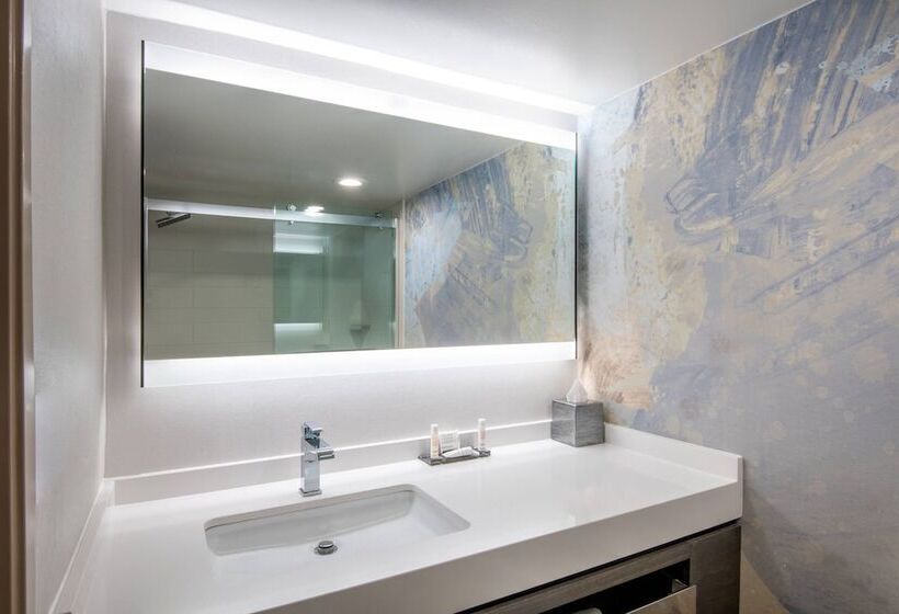 스위트, Madison Marriott West