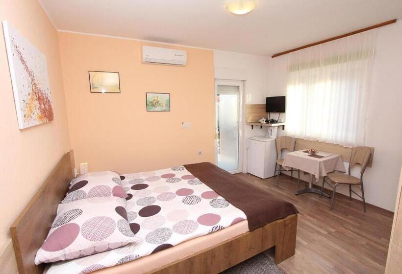 Camera Standard Vista Mare, Apartments Eva