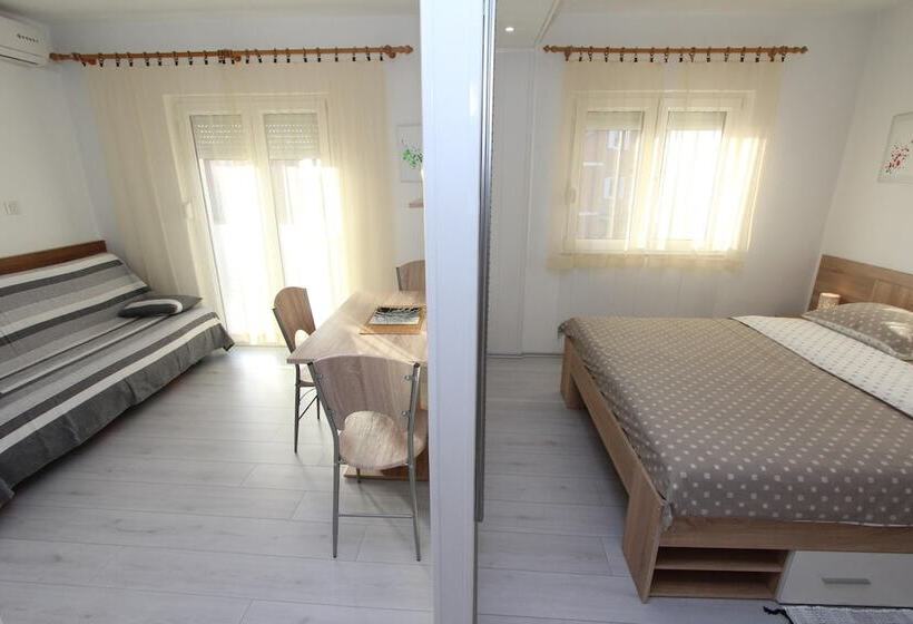 Monolocale Comfort Vista Mare, Apartments Eva