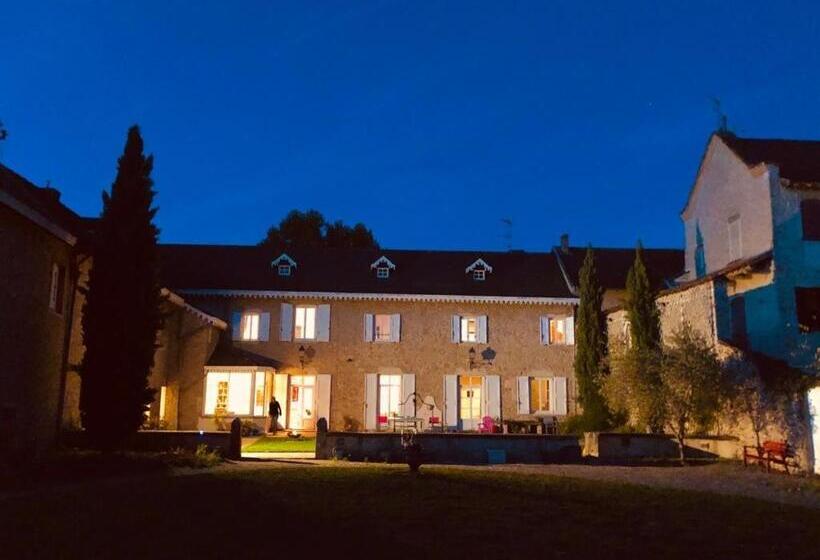 Номер Стандарт, Le Clos Ayanna