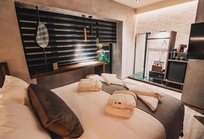 Quarto Deluxe, Project 3 Urban Chic