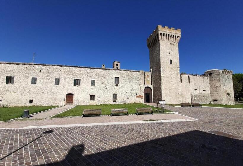 آپارتمان 1 خوابه با بالکن, Torre Della Botonta