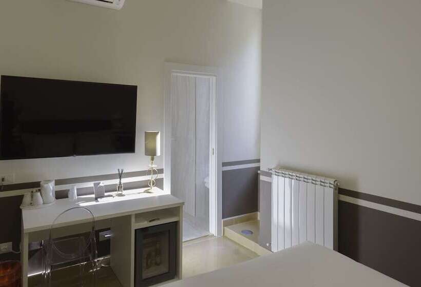 Deluxe Suite King Bed, Residenza Molinari Suite