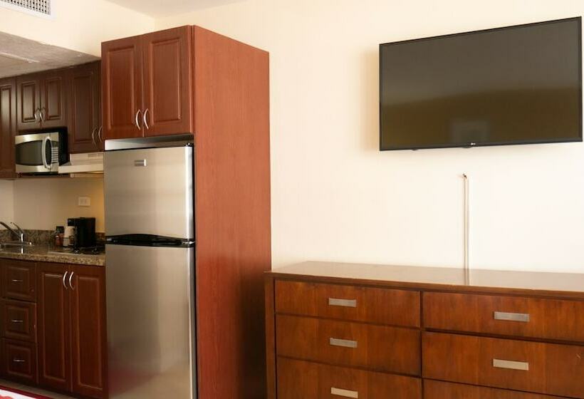 스탠다드 룸 더블 침대 2개, Ramada Plaza By Wyndham Marco Polo Beach Resort