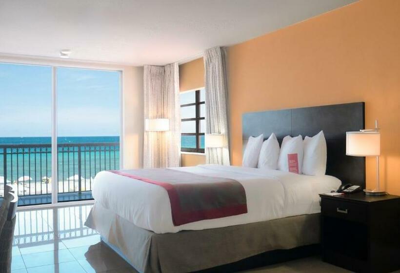 스탠다드 룸 킹사이즈 침대, Ramada Plaza By Wyndham Marco Polo Beach Resort