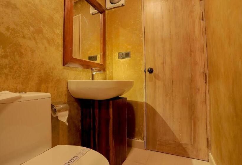 تختخواب در اتاق مشترک, Tuk Tuk Hostel Negombo