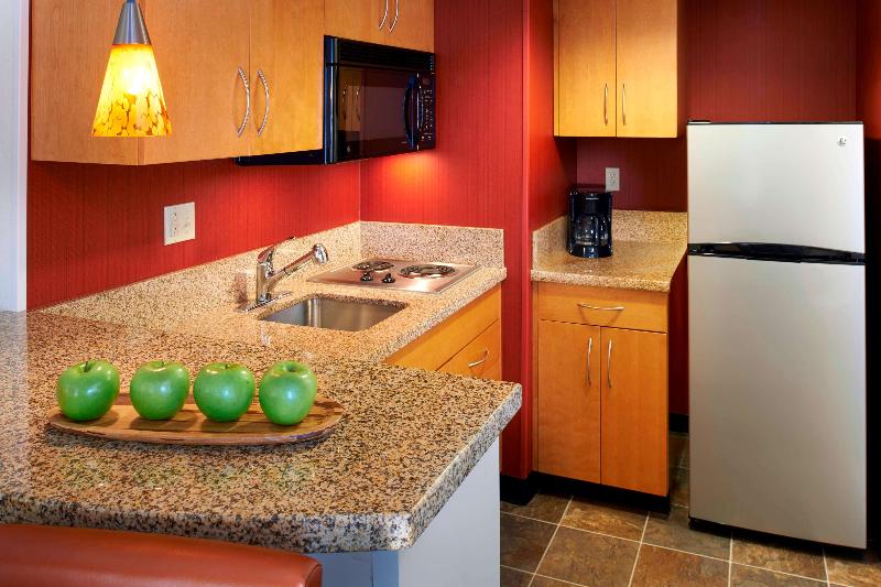 스위트, Sonesta Es Suites Detroit Warren