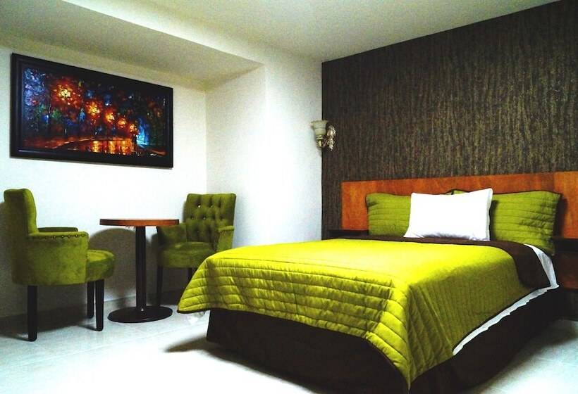 سوییت جونیور, Royal Madero Inn