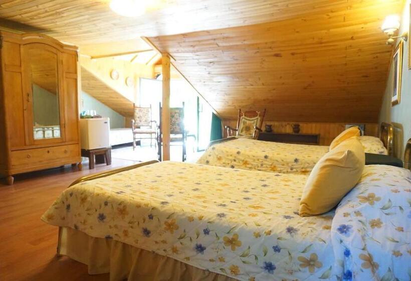 Четырехместный Номер Стандарт с Балконом, Los Pequenes